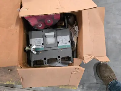 Used _UNKNOWN_ _UNKNOWN_ Circuit Breakers Indiana US | Myron Bowling Auctioneers Inc #1503989
