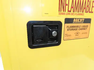 Used AGENT _UNKNOWN_ Biological Safety Cabinets Indiana US | Arrow Industrial #1367471