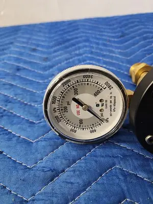 VICTOR ELC4-325-580R HEAVY DUTY INERT GAS LIQUID CYLINDER REGULATOR