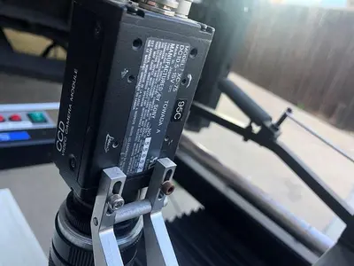 GLASS SCRIBE MANUAL WITH CCD CAMERA, MOTION CONTROLLERS XY  SERVO MOTORS, COLOR