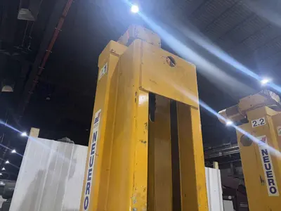 (4) 20 TON (160,000 LBS TOTAL) RAILWAY / NEUERO HEAVY DUTY MOBILE VERTICAL LIFT JACKS: YOBRO #24229