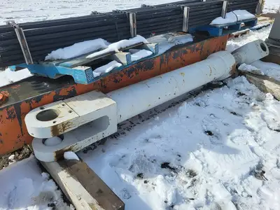 USED CAT 1036035