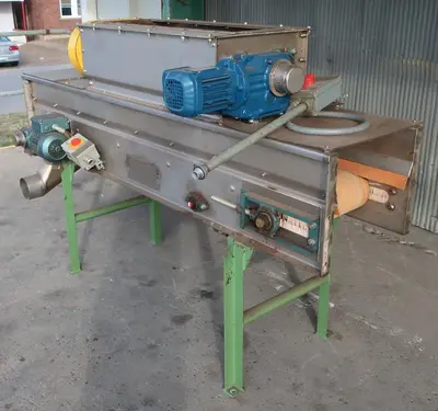 SPC8955  Feeder 16" width leveling belt feeder, 33" discharge height, Stainless Steel