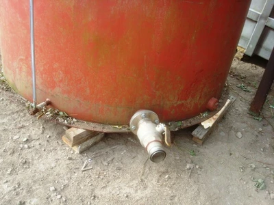 11000L M/S Vertical Enclosed Tank