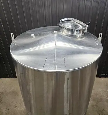 Used 900 Gallon Tank, Stainless Steel