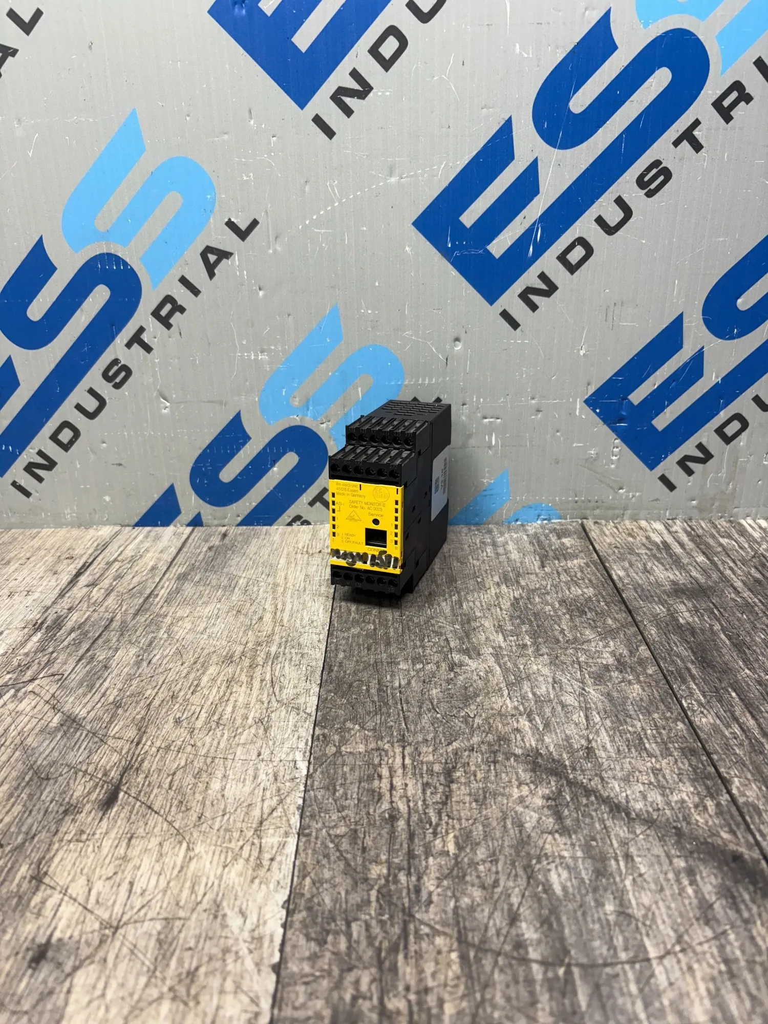 USED IFM AC002S