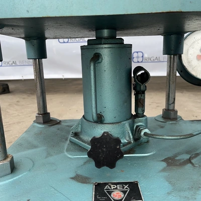 Apex Hydraulic Press 10 Ton 300mm Square