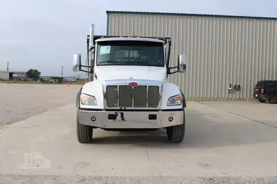 New | in-Stock 2027 PETERBILT 548 Rolloff Trucks Texas US | Roll Off Truck World #1492000