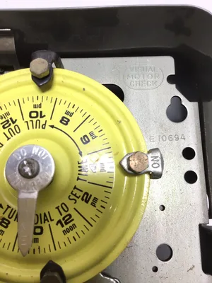 USED INTERMATIC 📏 MODEL: T104-20 – A TRUSTED INTERMATIC TIMER SWITCH KNOWN FOR RELIABILITY AND EASE OF USE.