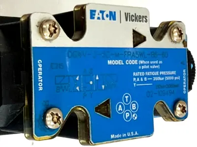 NEW EATON/VICKERS 02-109494 DIRECTIONAL CONTROL VALVE DG4V-3-6C-M-FPA5WL-B6-60