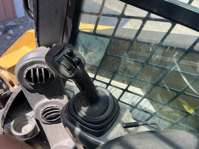 USED 2015 CAT 277D