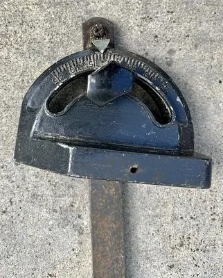 Unknown Miter Gauge w/ 3/4" x 3/8" x 9" Bar  (1104)