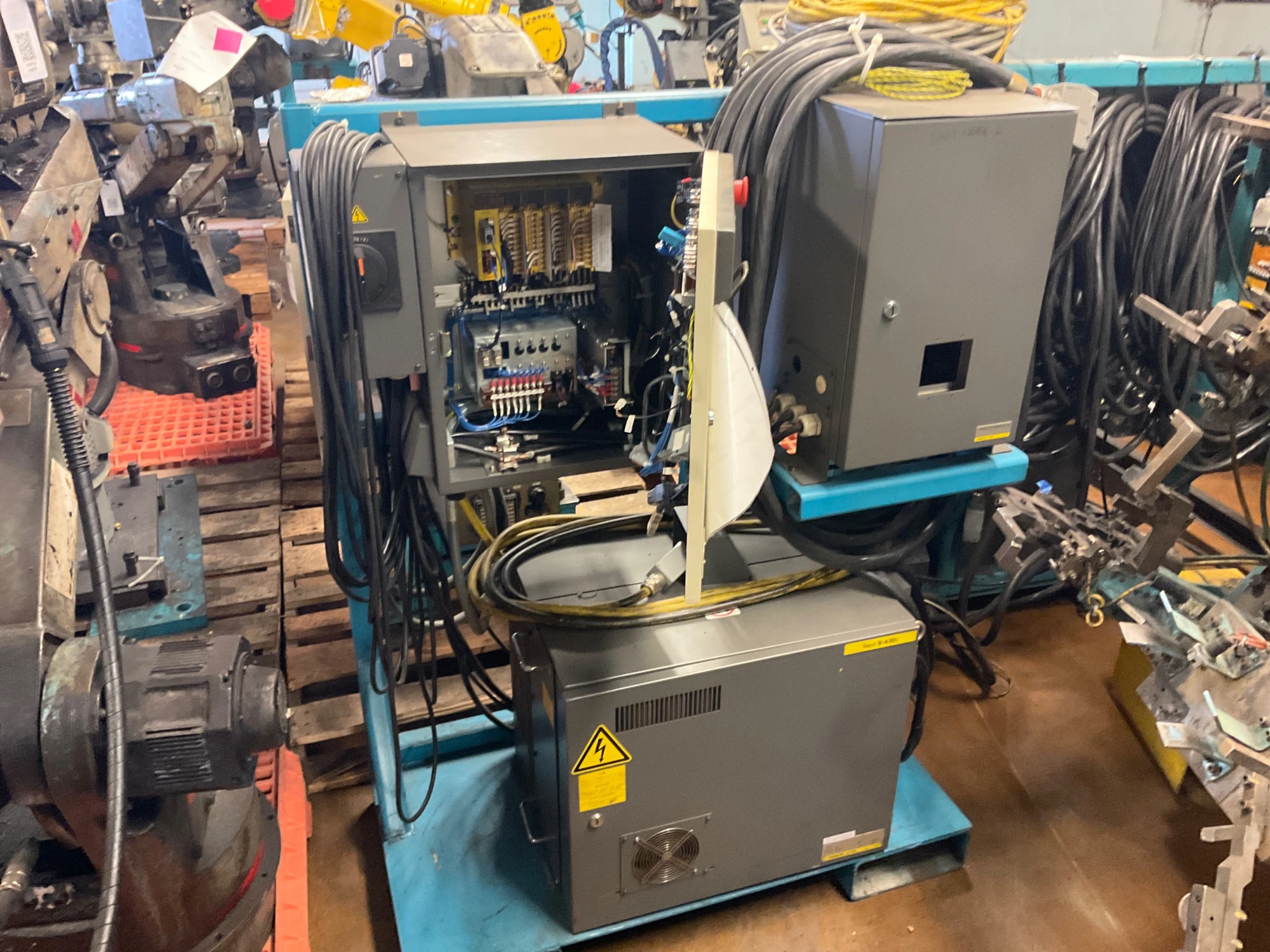 USED 2000 FANUC R-J3