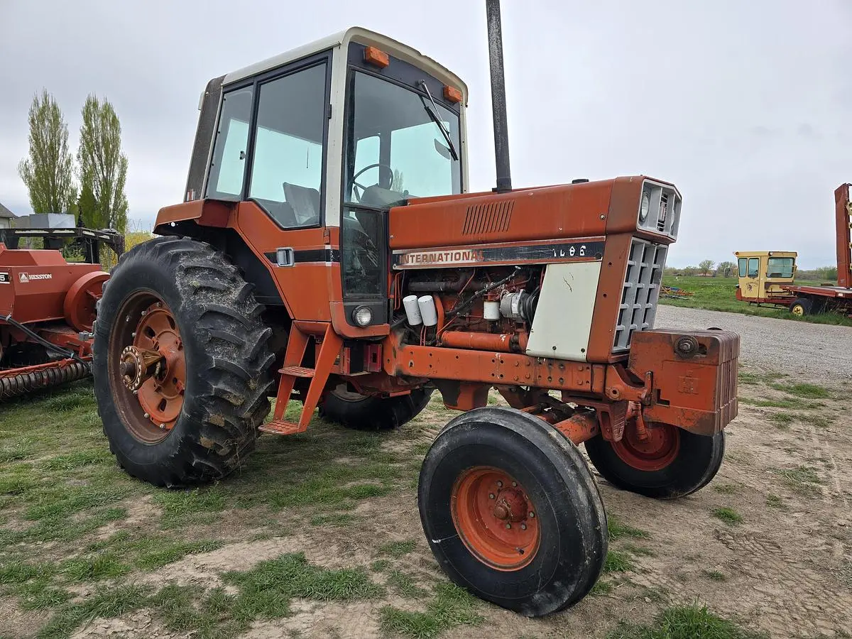 USED 1979 INTERNATIONAL 1086