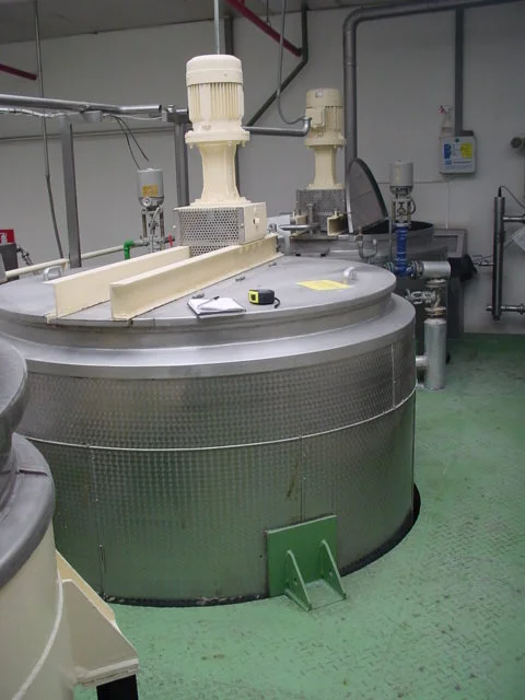 1,650L S/S Jktd  J. Serra Mixing Tank 7.5 kW