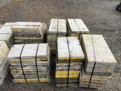 Used MIXED LOT OF VARIOUS SIZED CONCRETE FORMS Misc Construction Attachements Michigan US | Miedema Asset Management Group #1579276