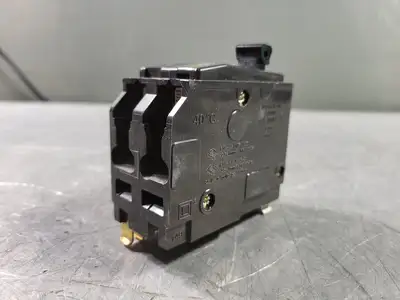 NEW SQUARE D QO215