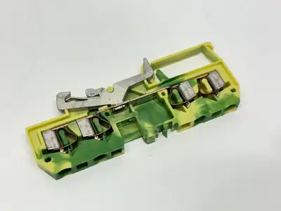 281-687 | Wago  Terminal Block 3-Conductor Ground Cage Clamp LOT OF 4 - Used