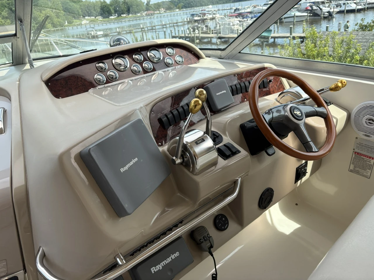 Used 1999 SEA RAY 330 SUNDANCER Boats (Misc) Virginia US | Affordable Outdoors #1638053