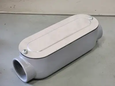 USED CROUSE-HINDS E121488