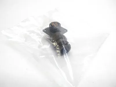NEW AMPHENOL CIRCULAR MIL SPEC CONNECTOR 5P SZ 10 WALL MOUNT RE