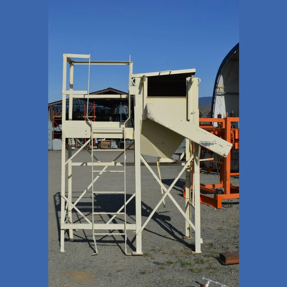 Hopper with Stand