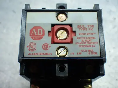 NEW ALLENBRADLEY 700PK200A1