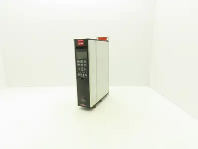 Danfoss VLT5004 Variable Speed AC Drive 2.2kW 3Hp 380-440V 460-500V 3PH 0-1000Hz