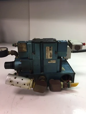 Mac 632D-000-PM-RA11-9 Solenoid Valve w/Base 6300D-611&(4)1100A-111 Valve