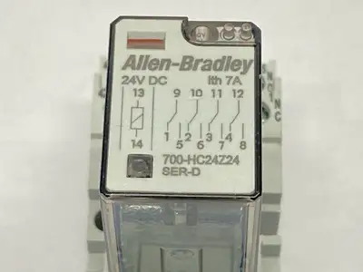 USED ALLEN-BRADLEY SER D ICE CUBE RELAY 24VDC W/ 700-HN103 SER C BASE