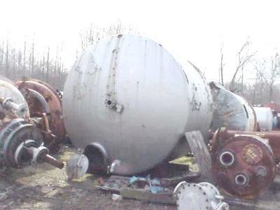 USED PFAUDLER 5000 GALLON TANK