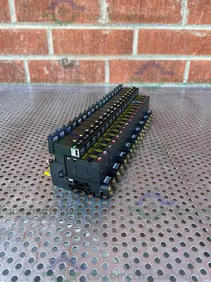 USED CROUZET 81513100 PNEUMATIC CONTROL VALVE W/ CROUZET 81517201 SUB BASE