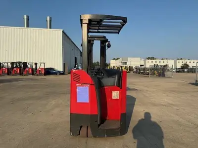 Used RAYMOND 425C35TT 3-Wheel Stand up Electric Counterbalance Forklifts Illinois US | Somerset Equipment Sales #1546198