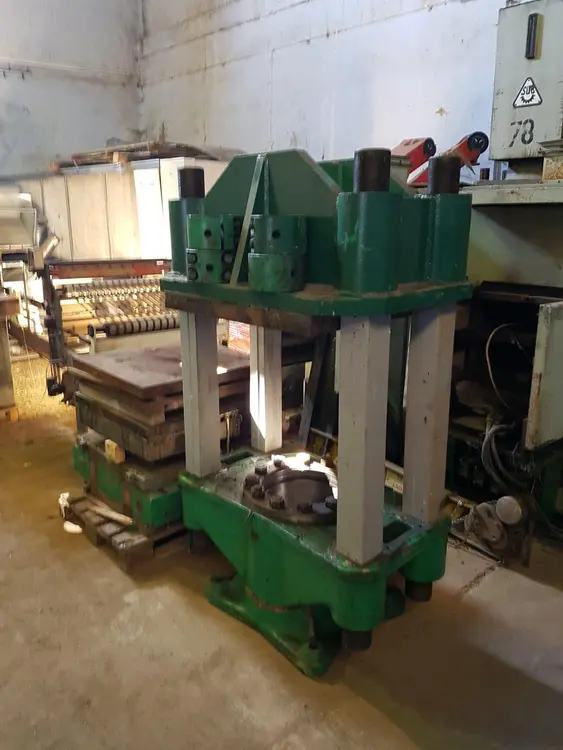 Used - 800X800 Heated Platen Hydraulic Press CZ | Amaron s.r.o. #1066060