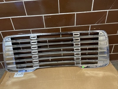 New *OEM*Freightliner M2 17-14787-001 Grille Panel Chrome M2.04 Fast Shipping!