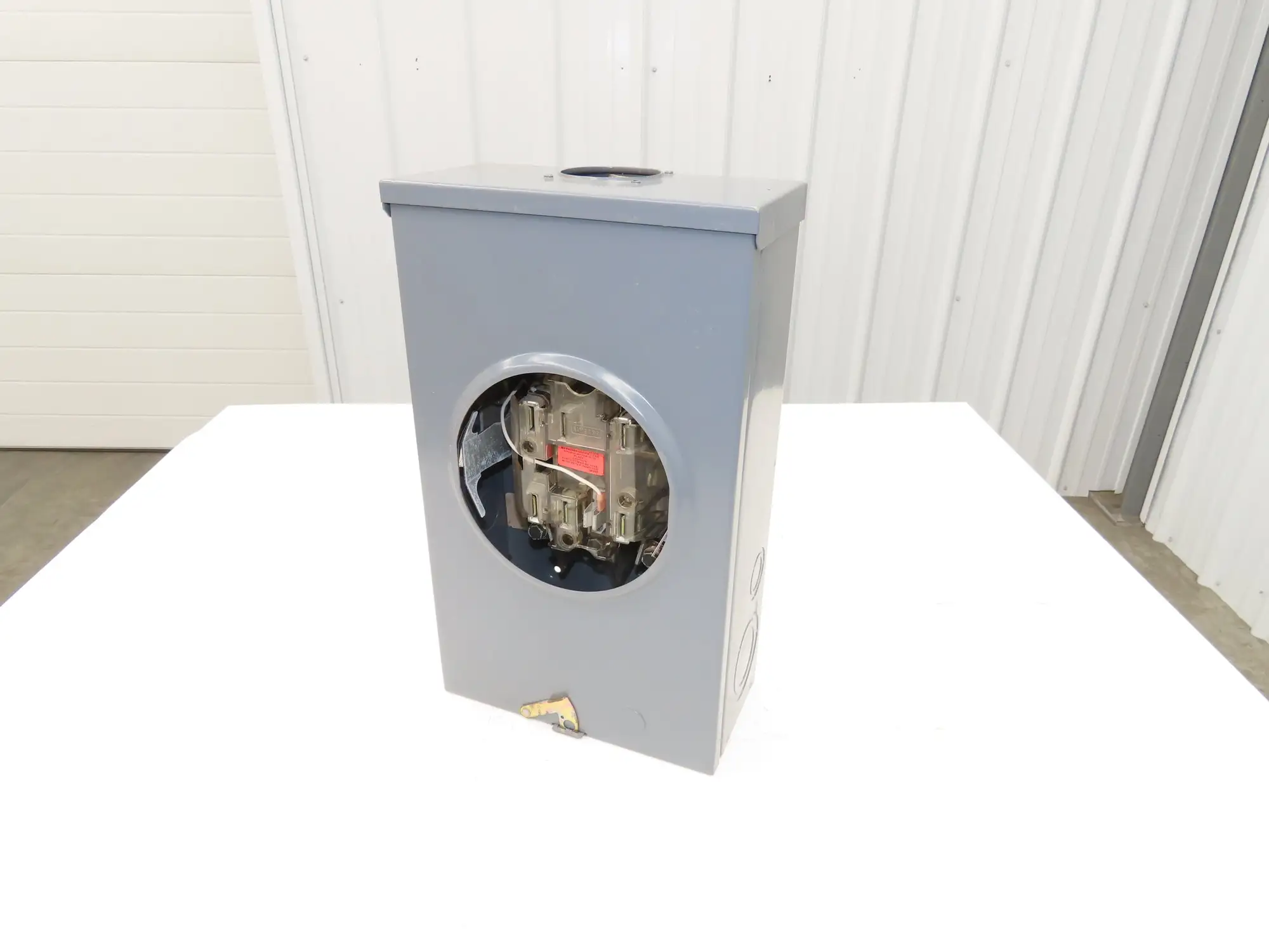 Landis Gyr 40007-016 Ringless 200A Meter Socket 3Ph 4 Wire Lever Bypass 7 Term