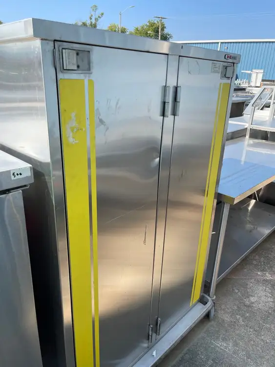 Used Carter-Hoffmann Used Carter Hoffmann Stainless Steel 2 Door Banquet Cart - SS117 Food Storage & Transportation Illinois US | Falcon Restaurant Supply #1376005