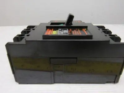 Fuji Electric BB3ASB-030 Auto Breaker 3Pole 30A 550VAC