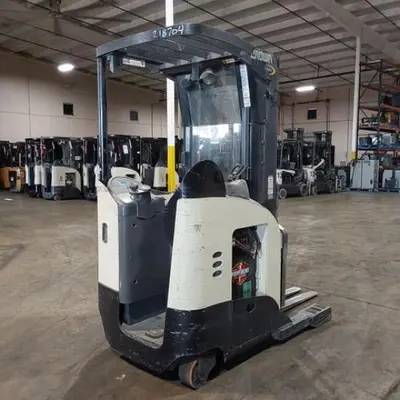 USED 2016 CROWN RR5725-45