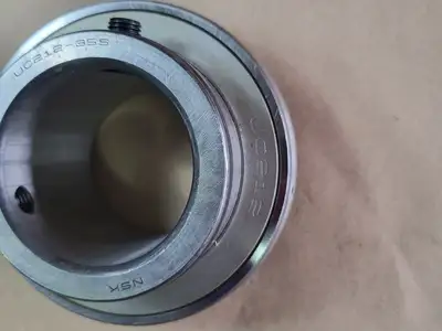 NEW SKF UC212-35S