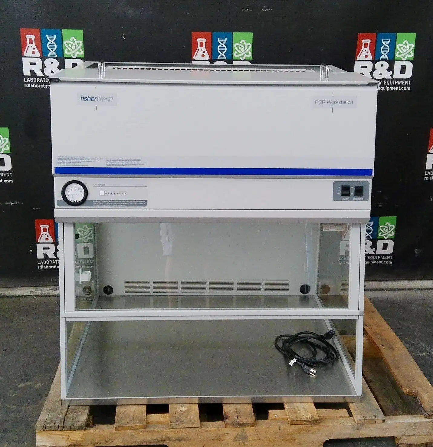 Used _UNKNOWN_ _UNKNOWN_ Laminar Flow Hoods California US | R&D Laboratory Equipment #1302566
