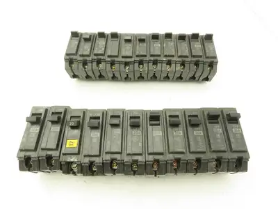 General Electric THQB1120 Circuit Breaker 1-Pole 20A Screw In 120/240V Lot of 22