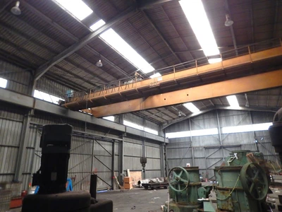 USED STAHL 20 TON X 19 900 MM