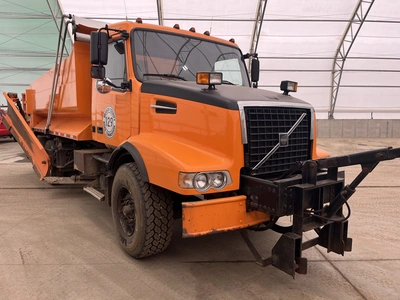 Used 2003 VOLVO VHD 6X4 Dump trucks Michigan US | Miedema Asset Management Group #1414287
