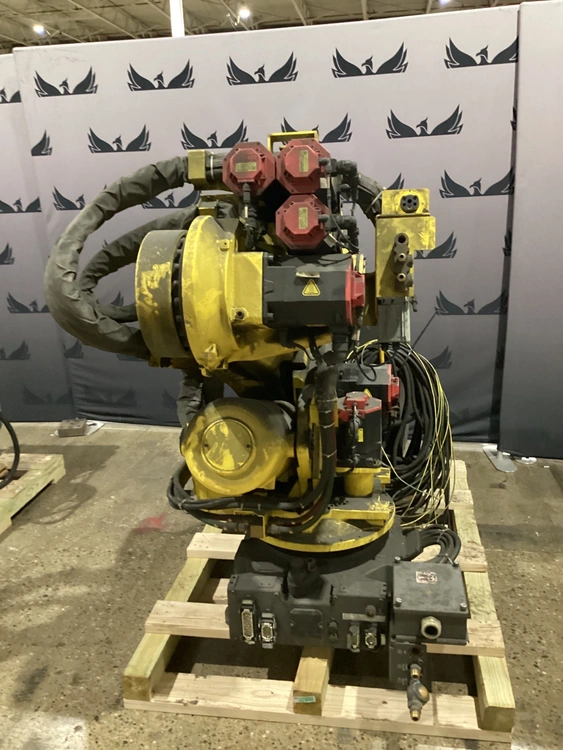 Used FANUC R-2000iB/210F Robots Michigan US | iGAM Industrial Marketplace #207363