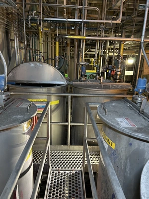 STAINLESS STEEL MIX TANK 240 GALLON Tank S/S - 0 to 999 Gal. | Perry Equipment (5)