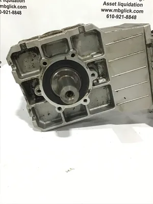 Lenze GKR06-2M VAK 100C32 Gear Drive/Speed Reducer/Gearmotor