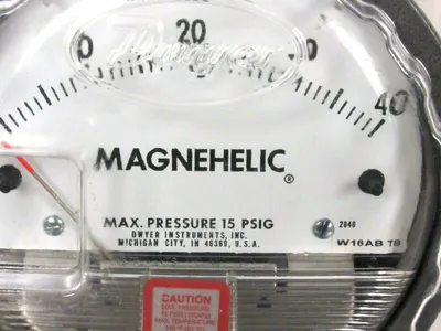 NEW DWYER W17AB W16AB-TB PRESSURE GAUGE W16ABTB