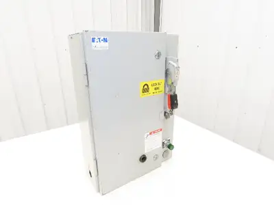 Eaton Cutler Hammer NEMA 1 Combination Motor Starter 30A 600V Disconnect