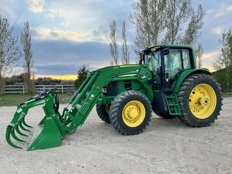 Used 2009 JOHN DEERE 7330 PREMIUM Tractor Loaders Utah US | Berry Machinery #1228544